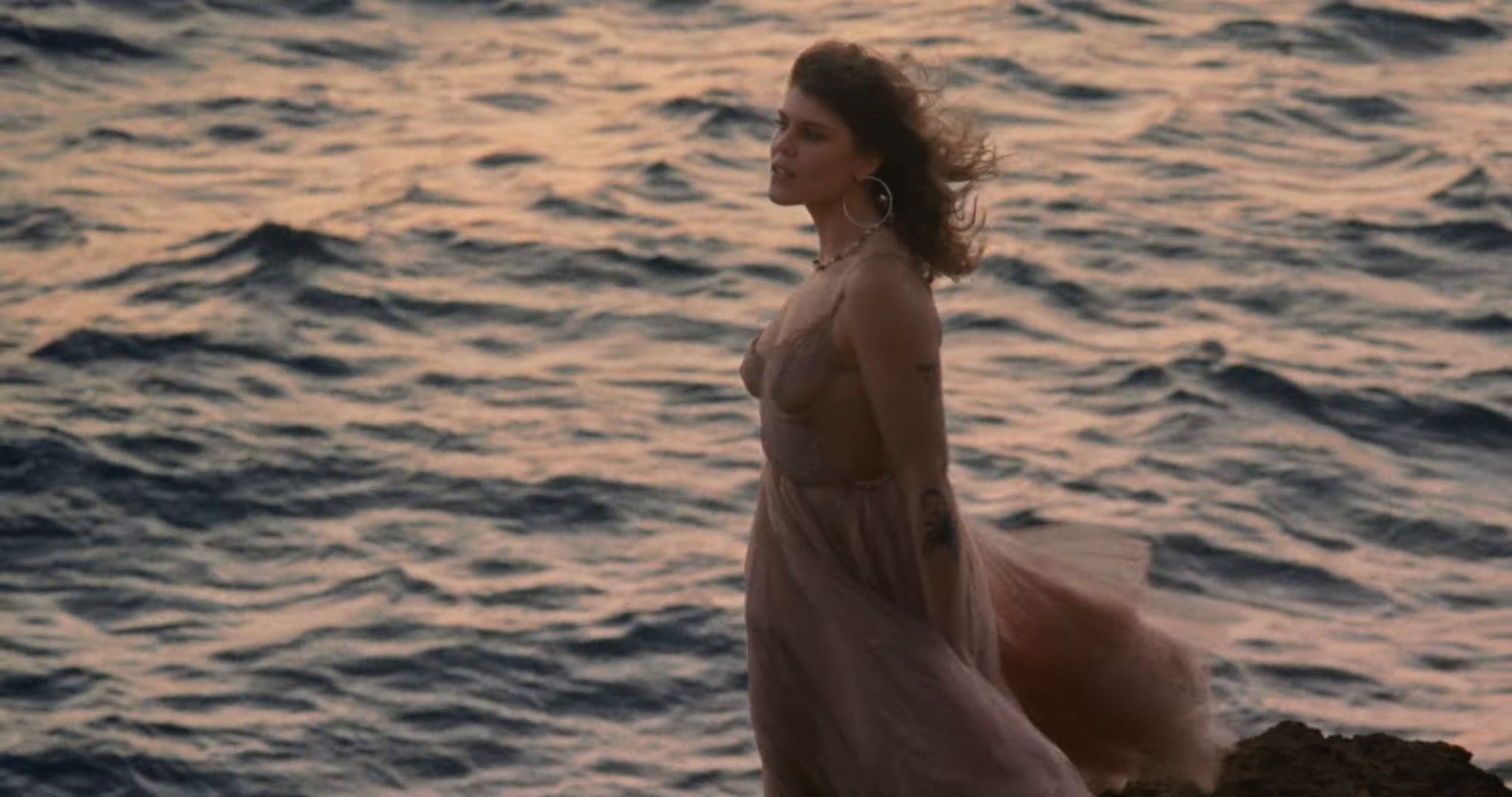 Jojoba (2024) —  shot,  lighting