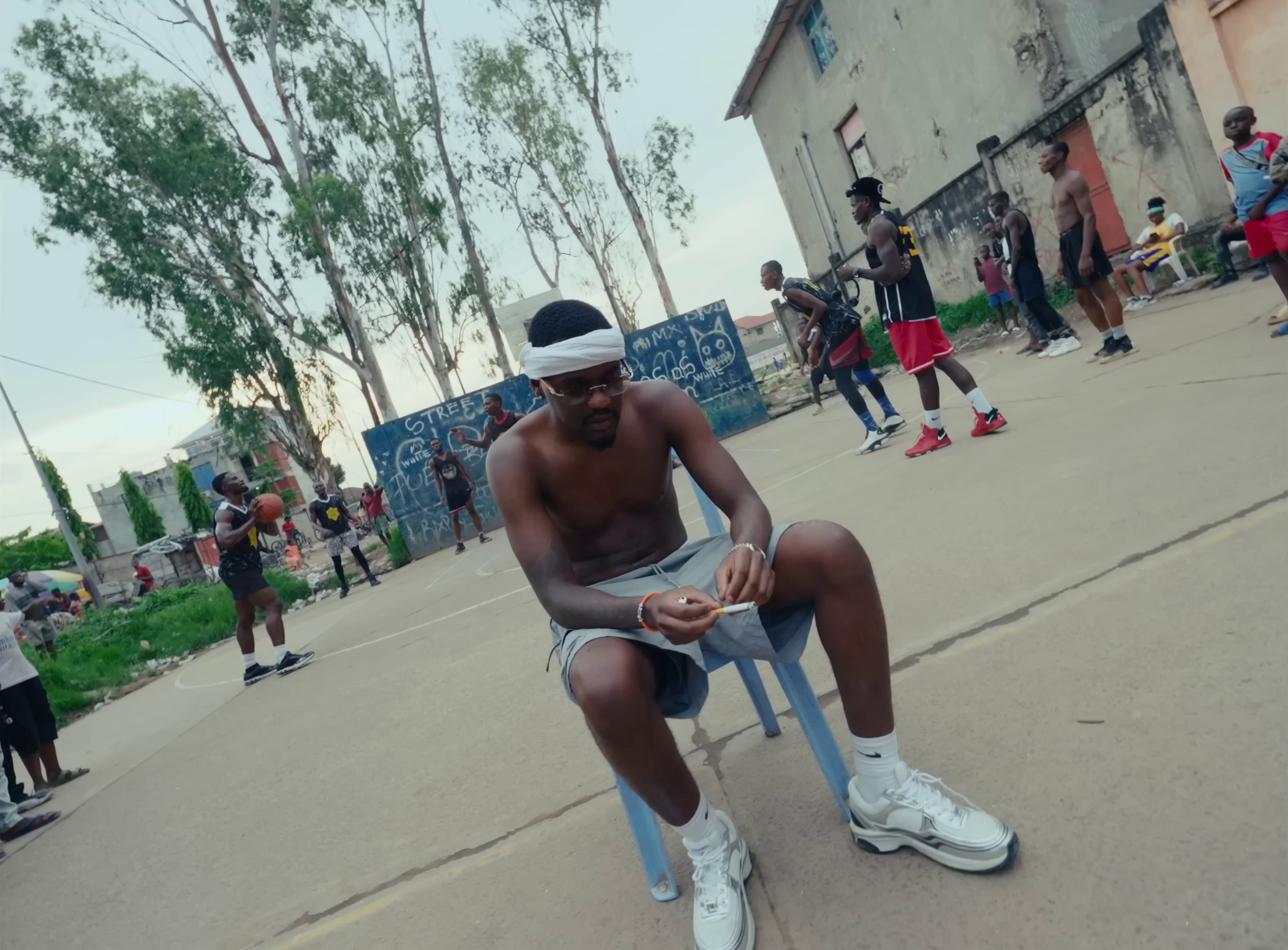 La Calle 5 (2023) —  shot,  lighting