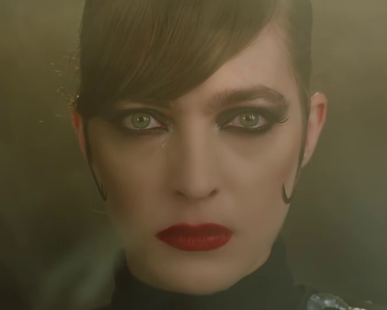 Masque d'or  (2021) —  shot,  lighting