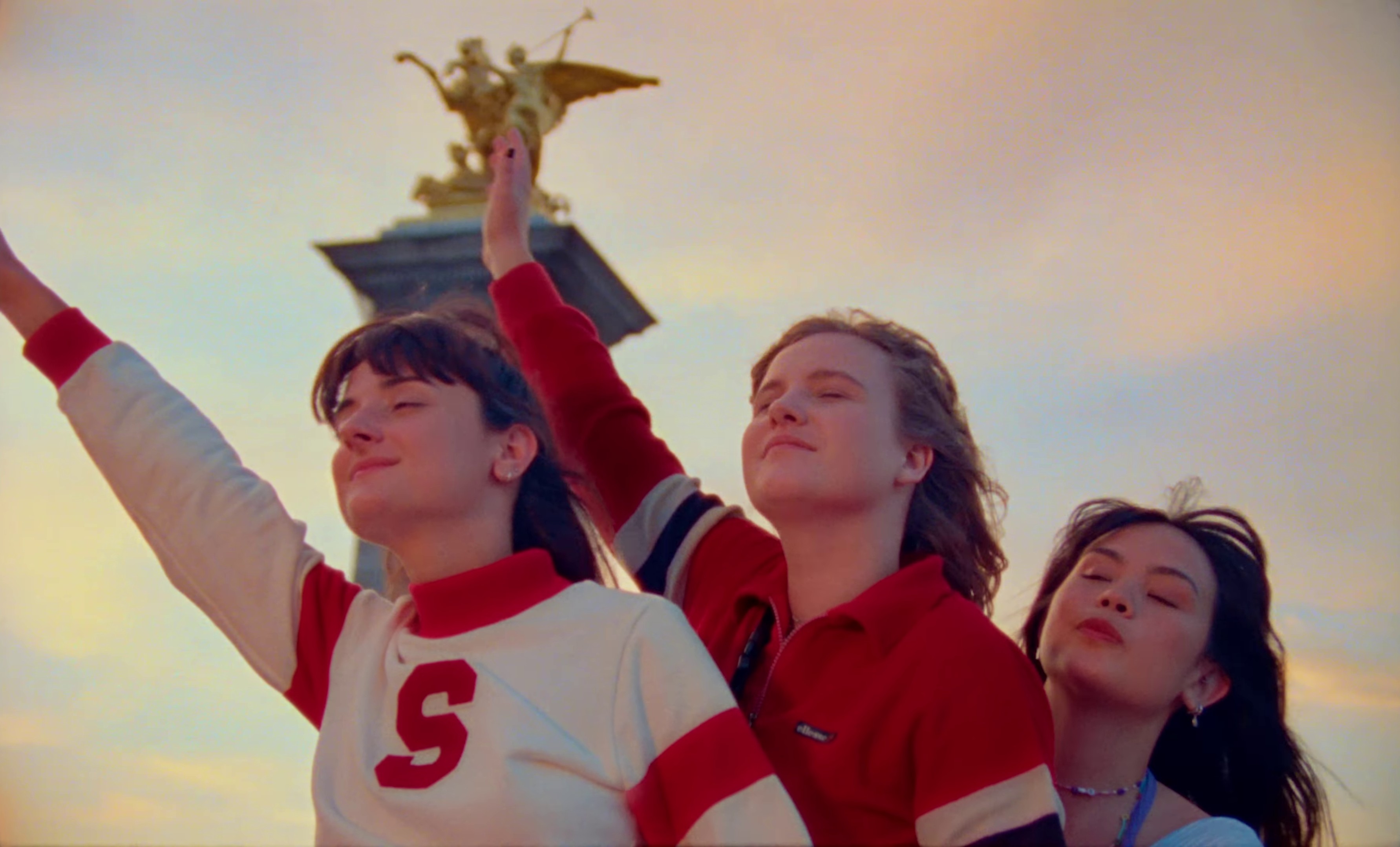 C'est bon (2022) —  shot,  lighting