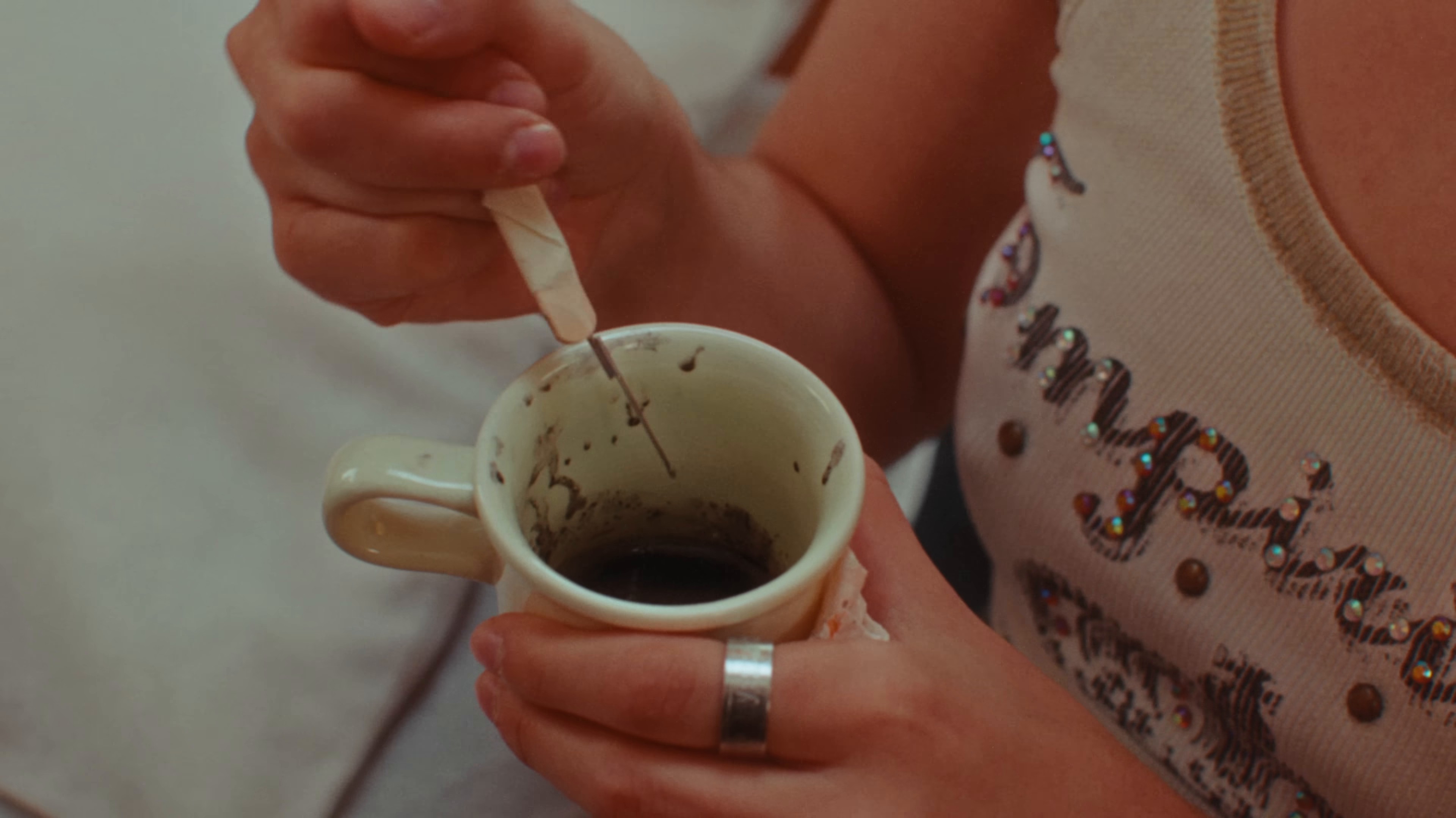 Por Si Mañana No Estoy (2024) —  shot,  lighting