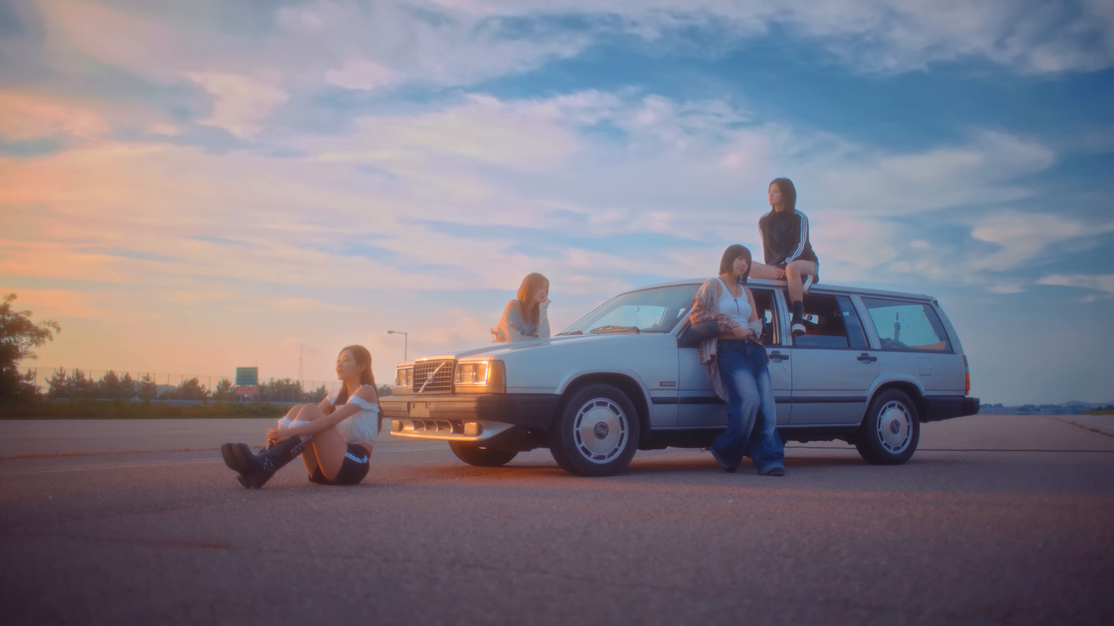 R.E.M (2024) —  shot,  lighting