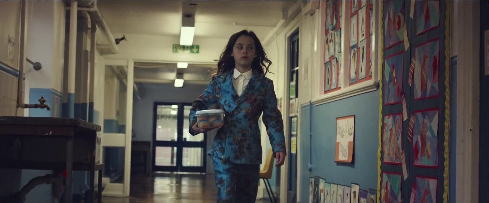 Kiwi (2017) —  shot,  lighting