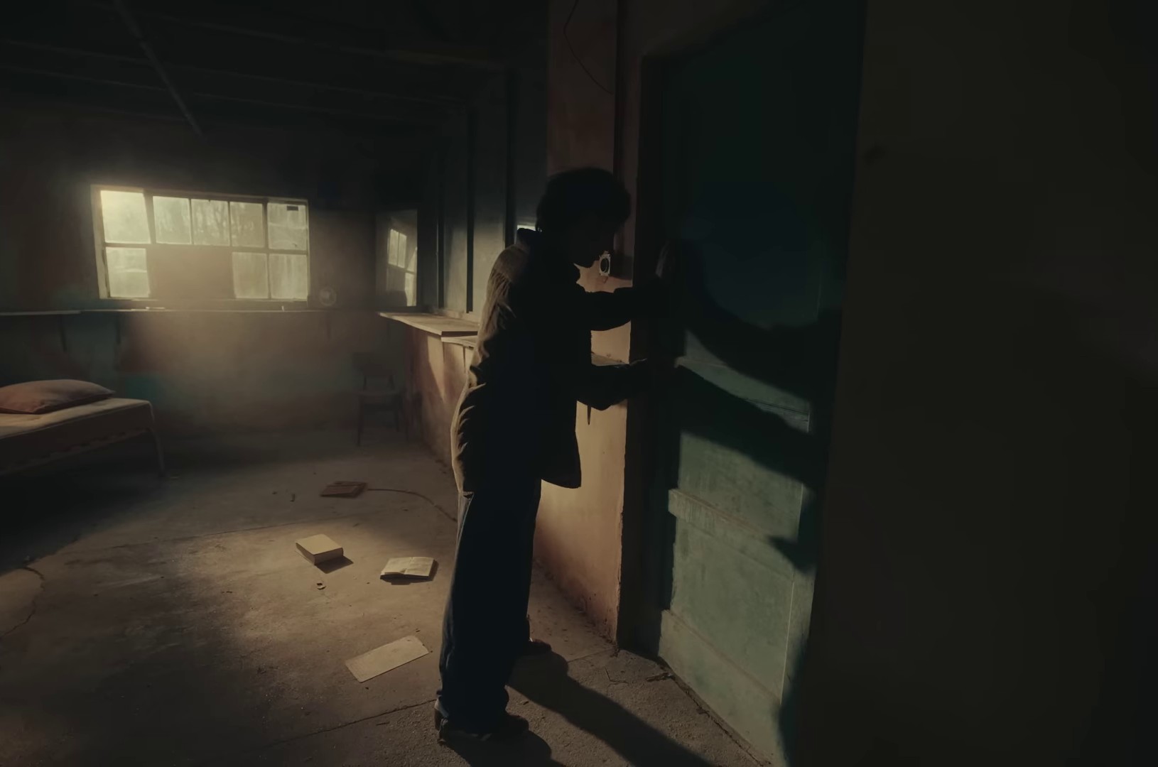 Hello Lonely (2024) —  shot,  lighting