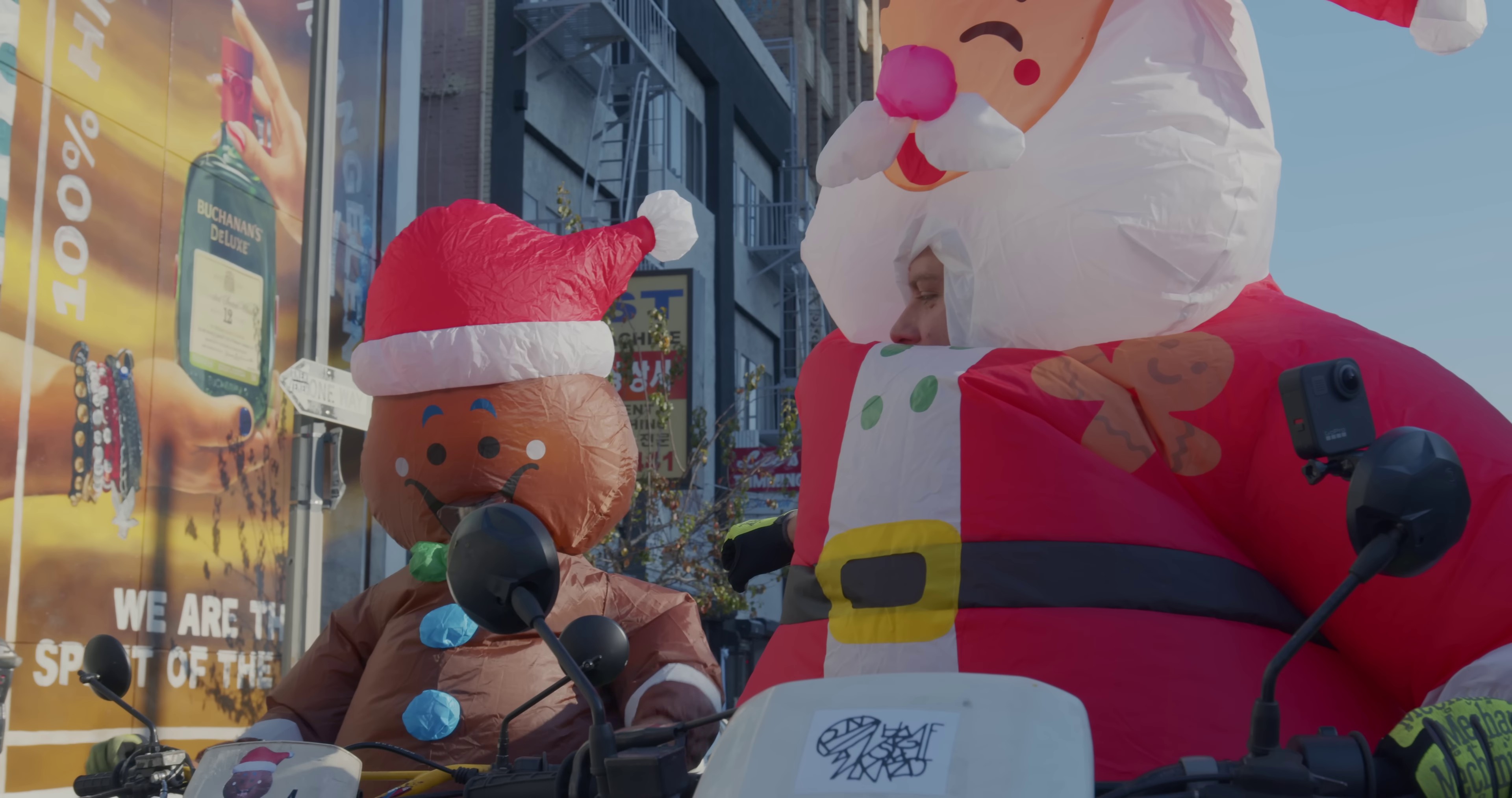 it's beginning to look a lot like christmas (2022) —  shot,  lighting