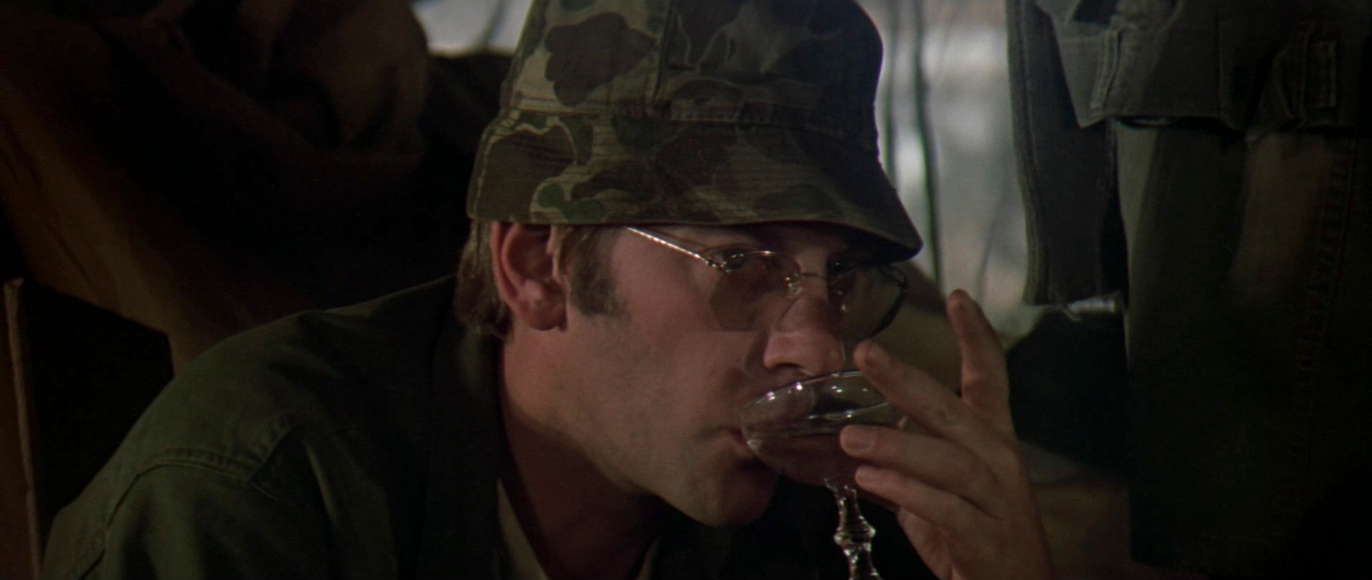 MASH (1970) —  shot,  lighting