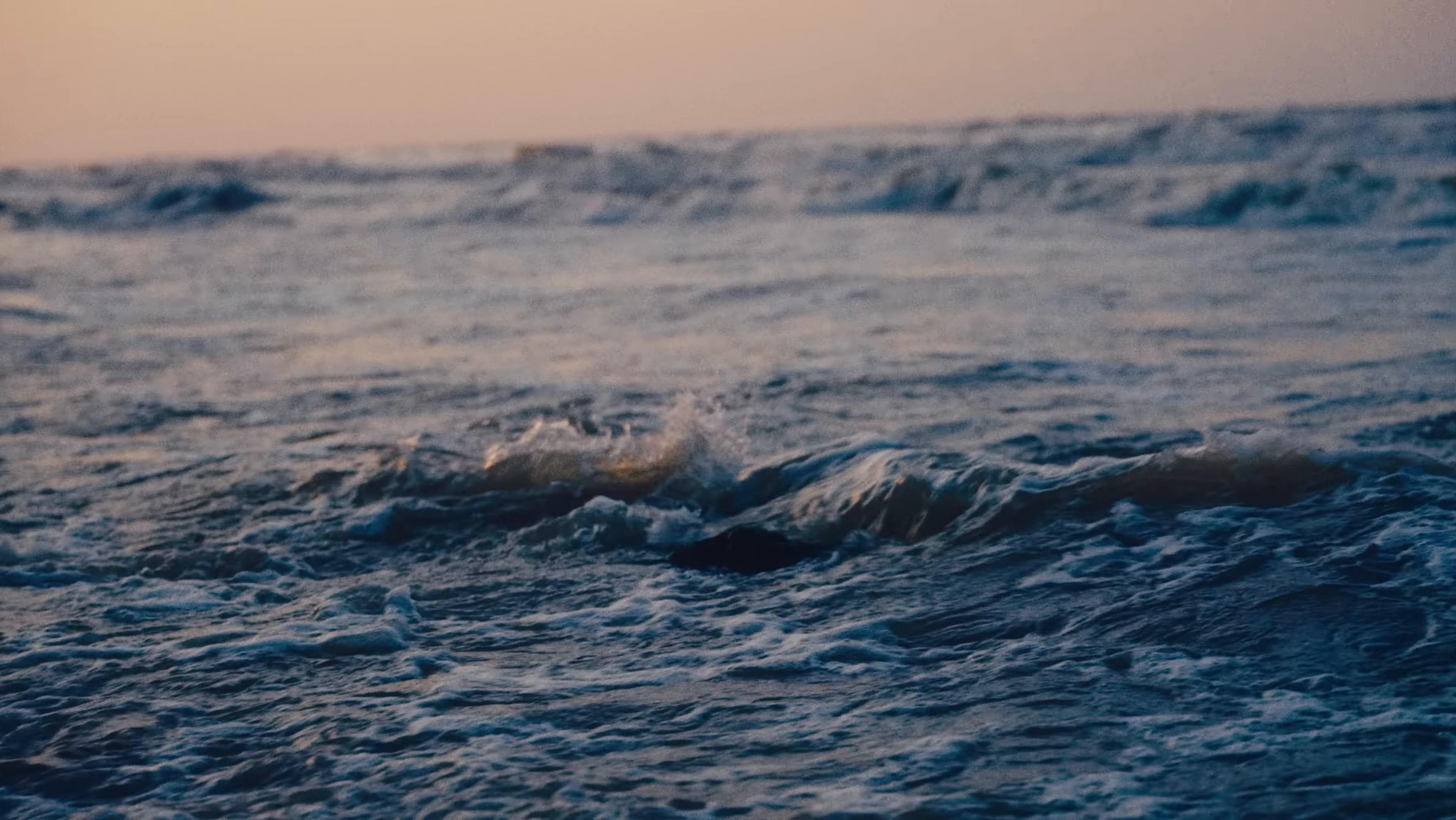 Costeñita (2025) —  shot,  lighting