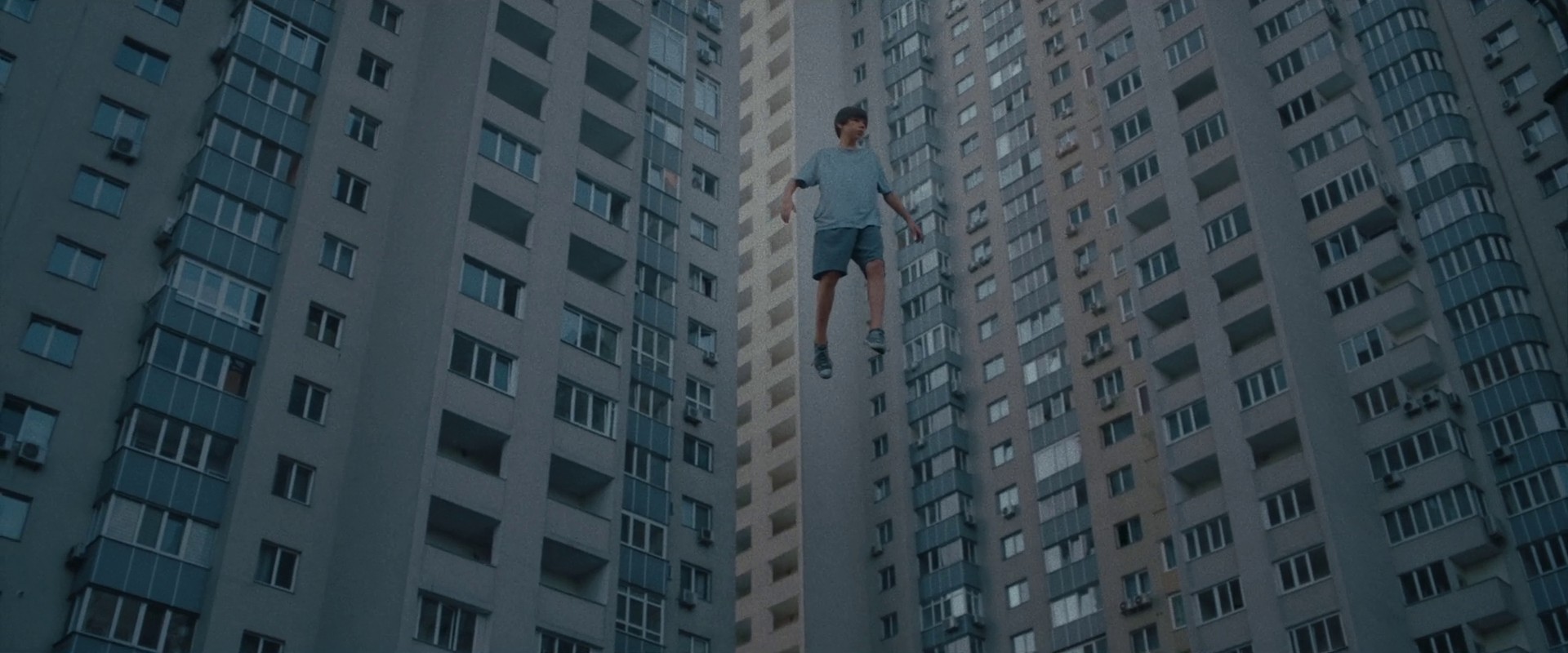 Parachute (2020) —  shot,  lighting
