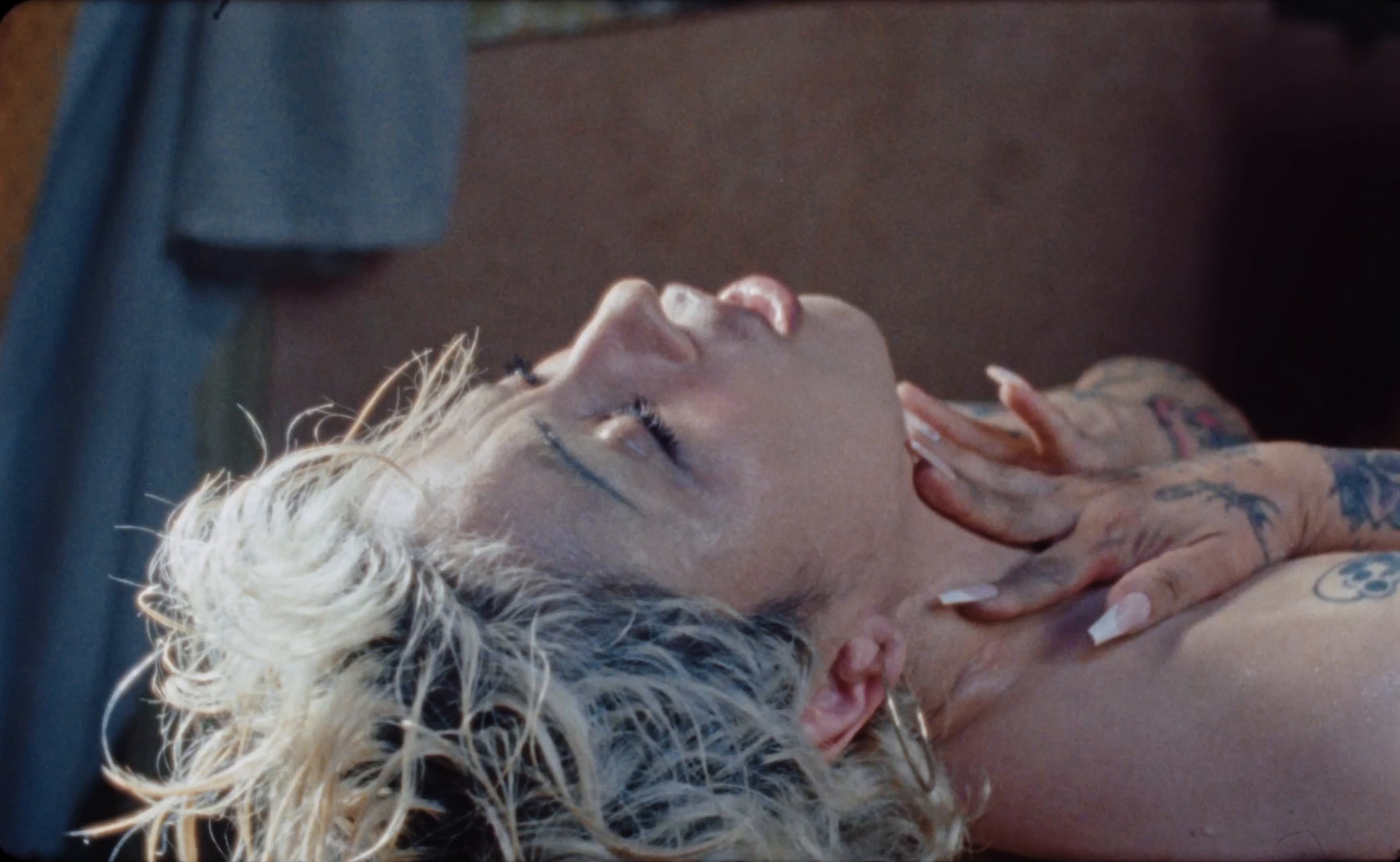 Otra Noche de Llorar (2025) —  shot,  lighting