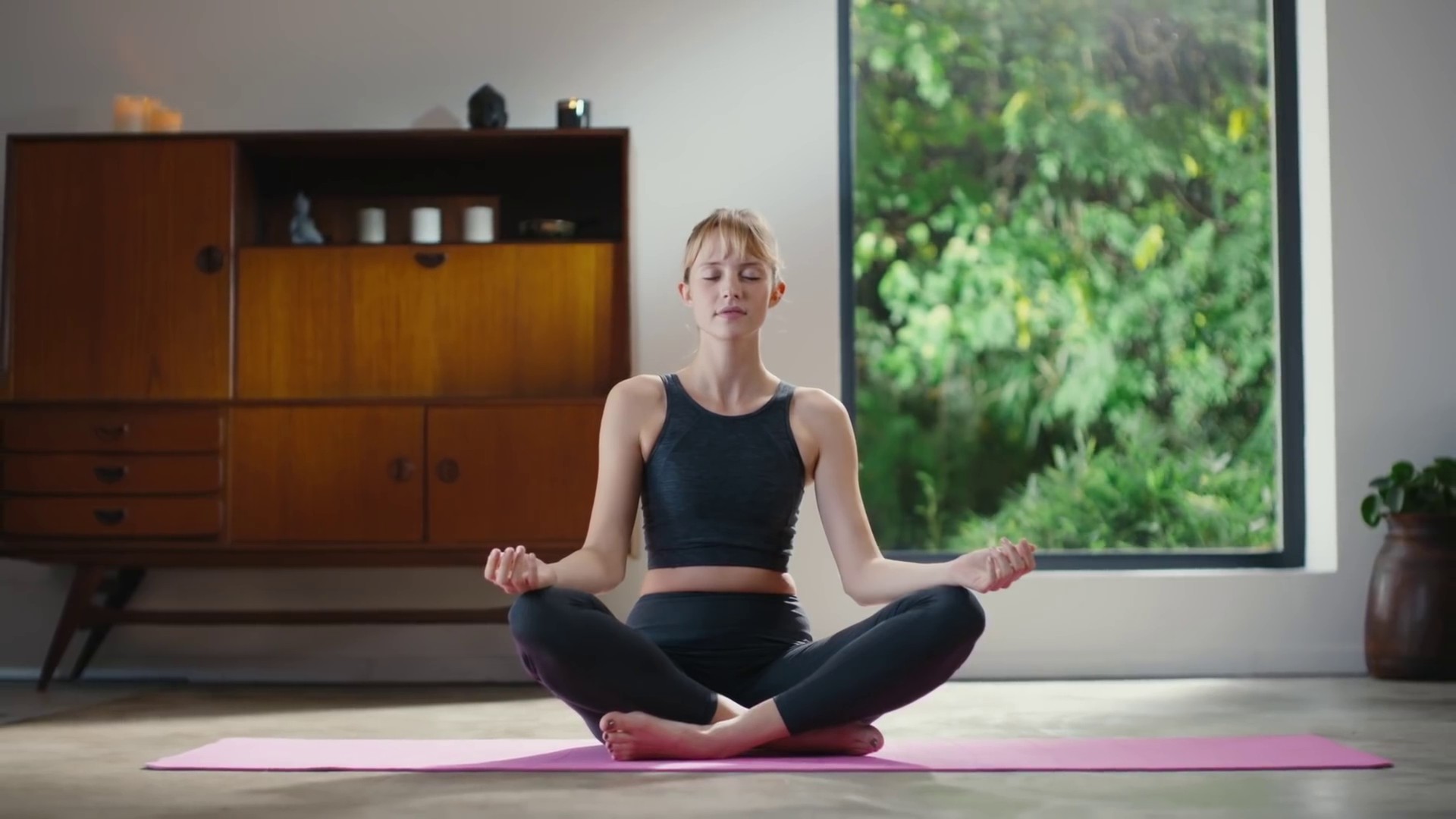 Oui ou Non (2021) —  shot,  lighting